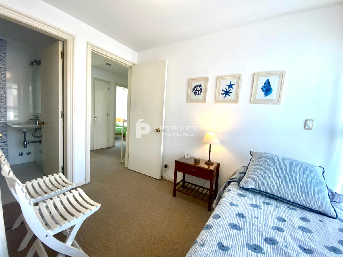 Apartamento ID.4935 - Apartamento en Venta 4 dormitorios zona Puerto