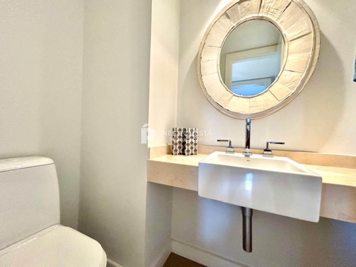 Apartamento ID.7998 - Alquiler Apartamento en  Mansa, Punta del Este, 2 Dormitorios.