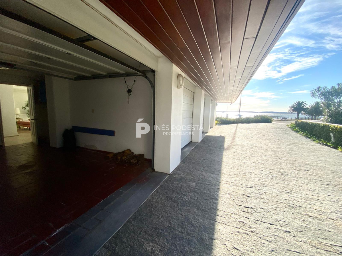 Apartamento ID.4935 - Apartamento en Venta 4 dormitorios zona Puerto