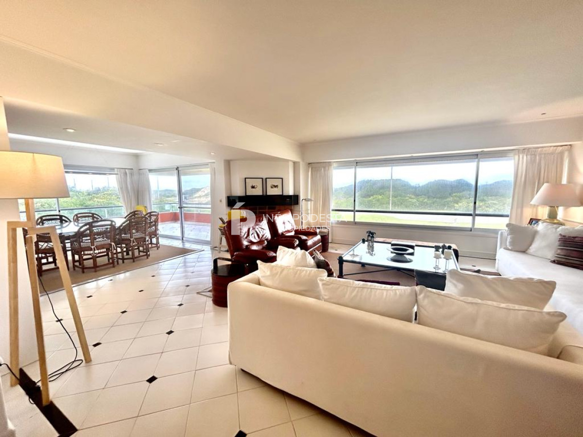 Apartamento ID.8564 - Alquiler en Brava con 4 suites! Frente al mar 