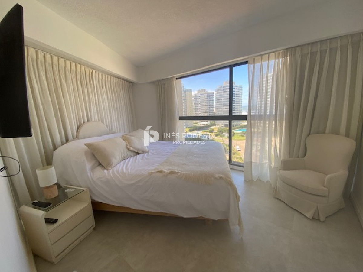 Apartamento ID.2120 - Brava, Punta del Este, 3 suites y dependencia de servicio