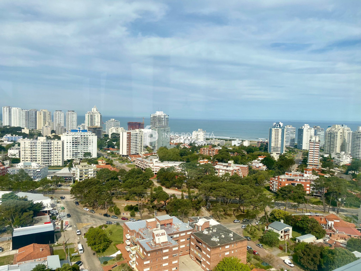 Apartamento ID.40242 - Apartamento Pent-house en Venta Punta del Este 