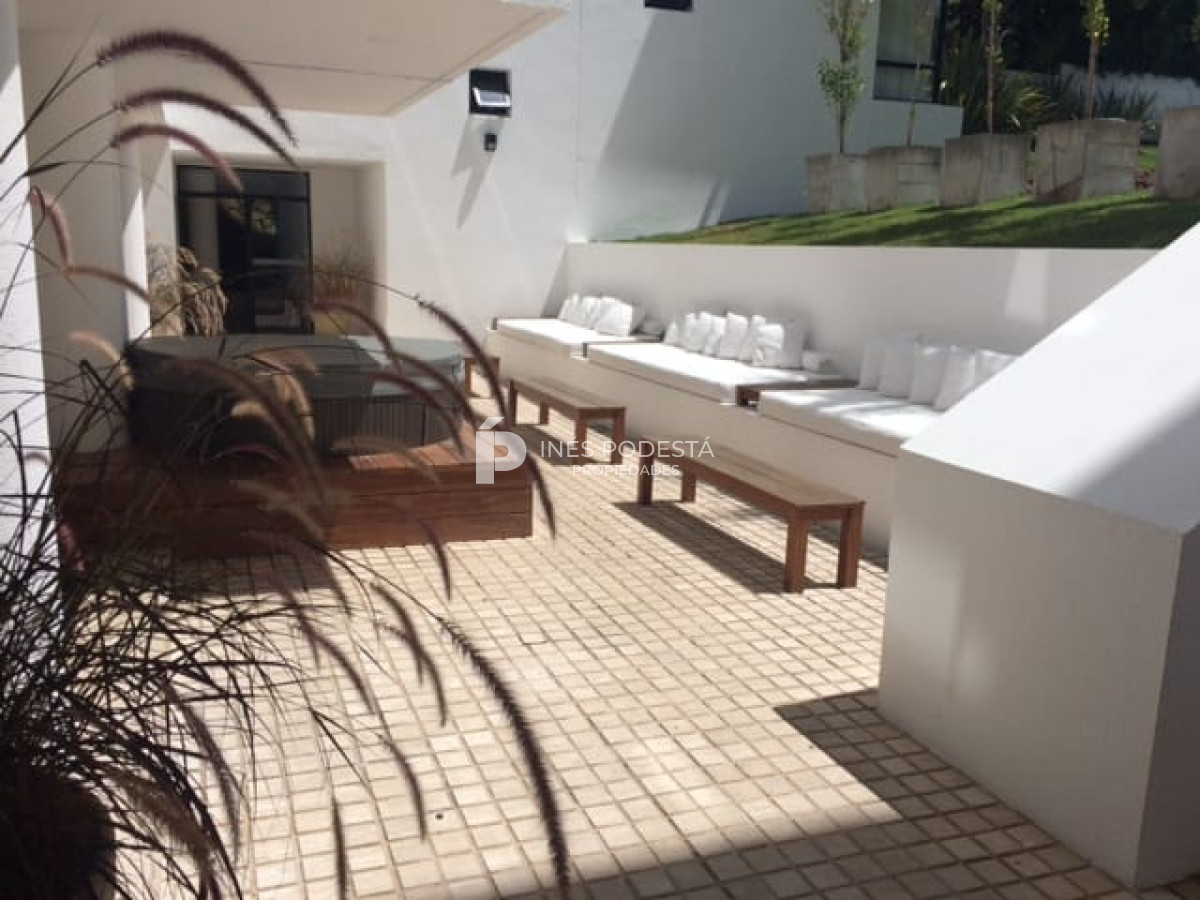 Apartamento ID.7297 - Brava frente al mar, 2 suites más dependencia de servicio