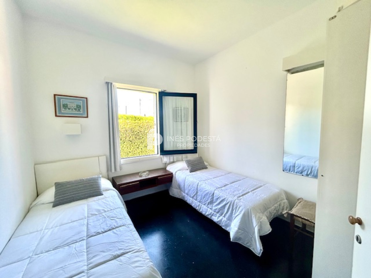 Apartamento ID.40163 - Alquiler en Faro con 3 dormitorios y dependencia de servicio 