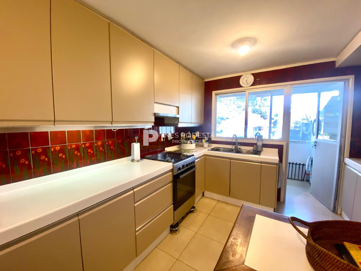 Apartamento ID.4935 - Apartamento en Venta 4 dormitorios zona Puerto