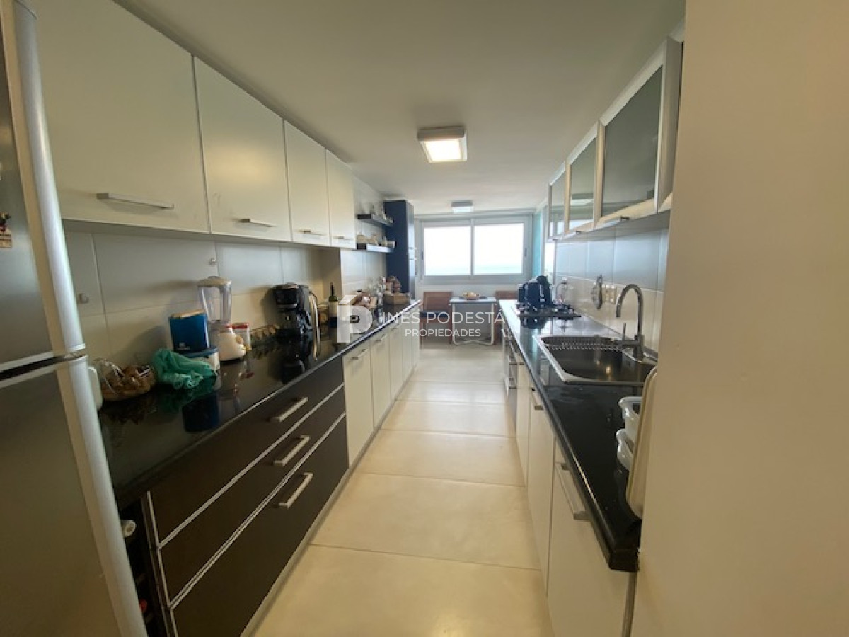 Apartamento ID.38552 - Tiburón en brava con 3 dormitorios y servicio Punta del Este
