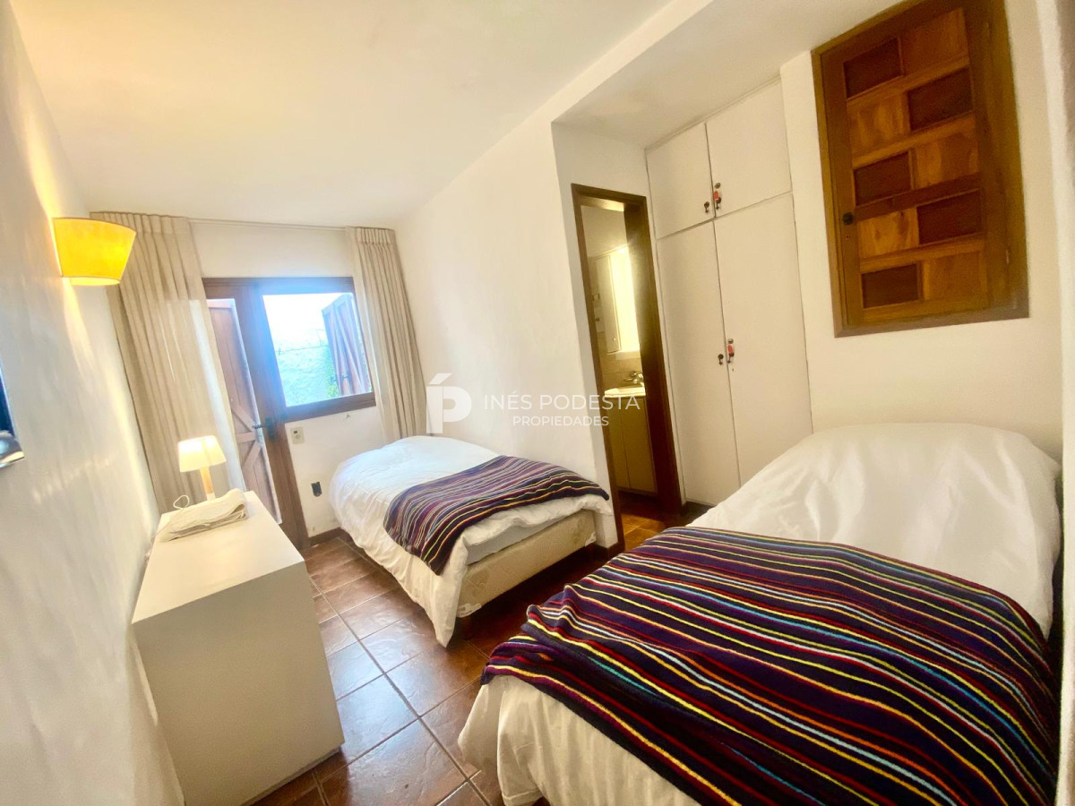 Apartamento ID.41230 - Alquiler departamento 4 dormitorios y 3 baños