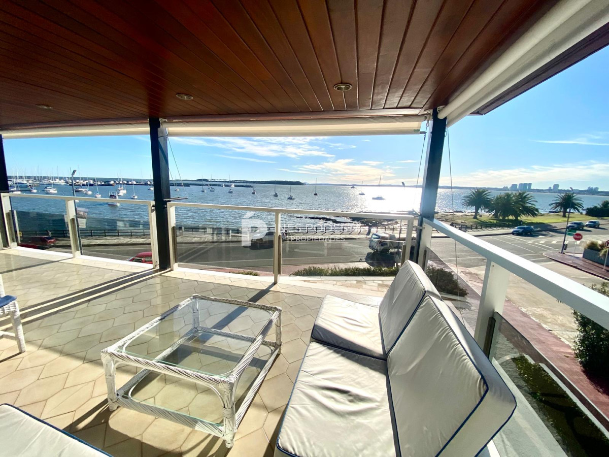 Apartamento ID.4935 - Apartamento en Venta 4 dormitorios zona Puerto