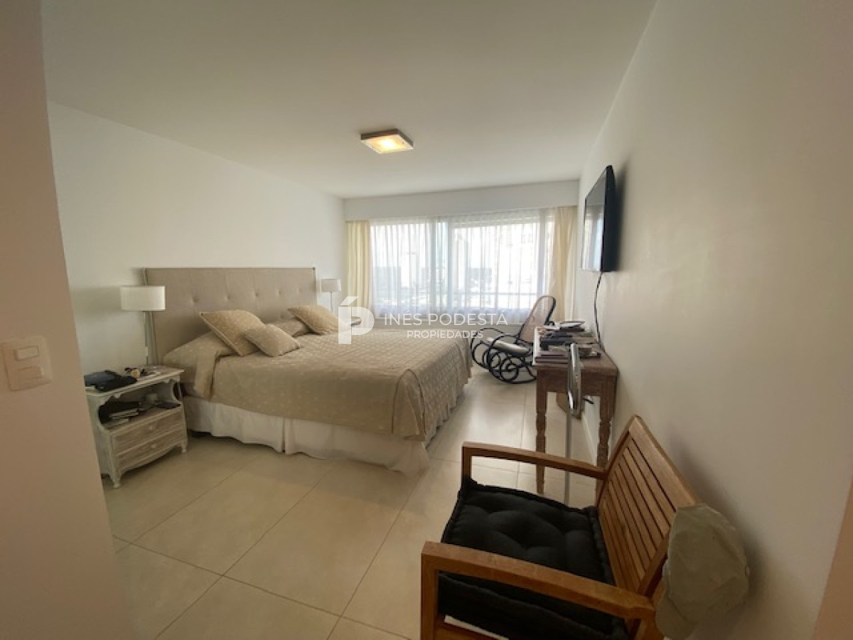 Apartamento ID.38552 - Tiburón en brava con 3 dormitorios y servicio Punta del Este