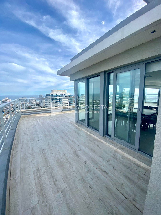 Apartamento ID.40242 - Apartamento Pent-house en Venta Punta del Este 
