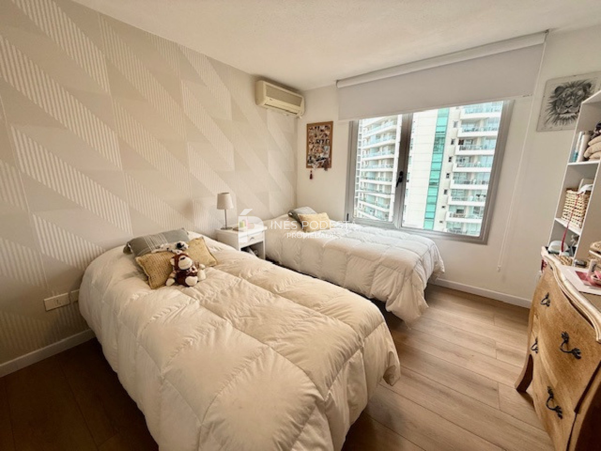 Apartamento ID.8896 - Venta y alquiler en Brava departamento de 4 dormitorios, 3 baños y toilette