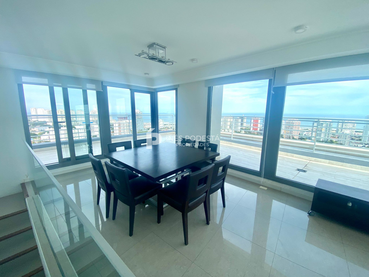 Apartamento ID.40242 - Apartamento Pent-house en Venta Punta del Este 