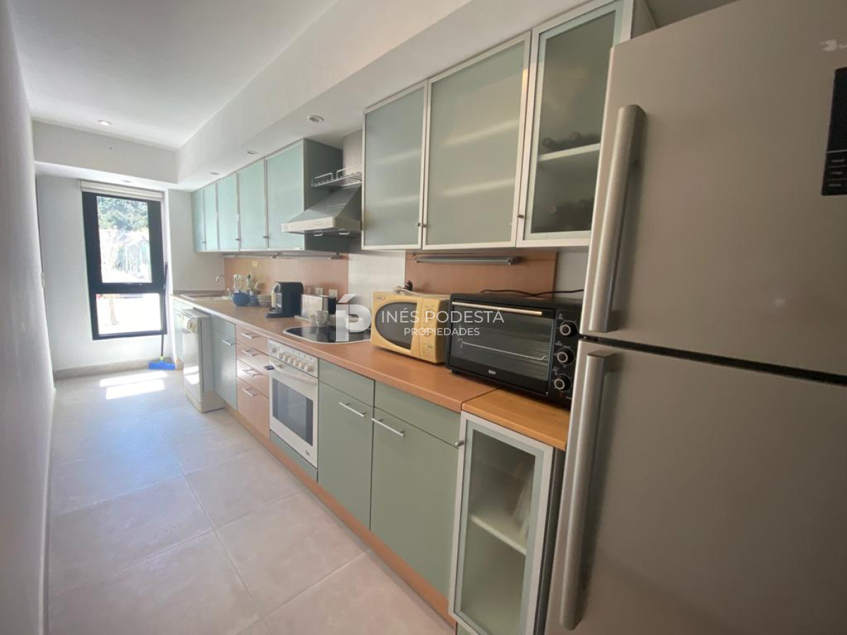 Apartamento ID.7297 - Brava frente al mar, 2 suites más dependencia de servicio