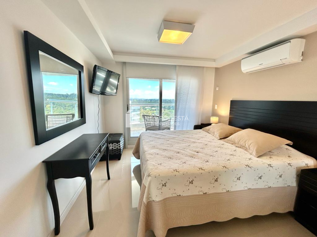 Apartamento ID.40252 - Alquiler brava 2 suites más dependencia de servicio y gran vista