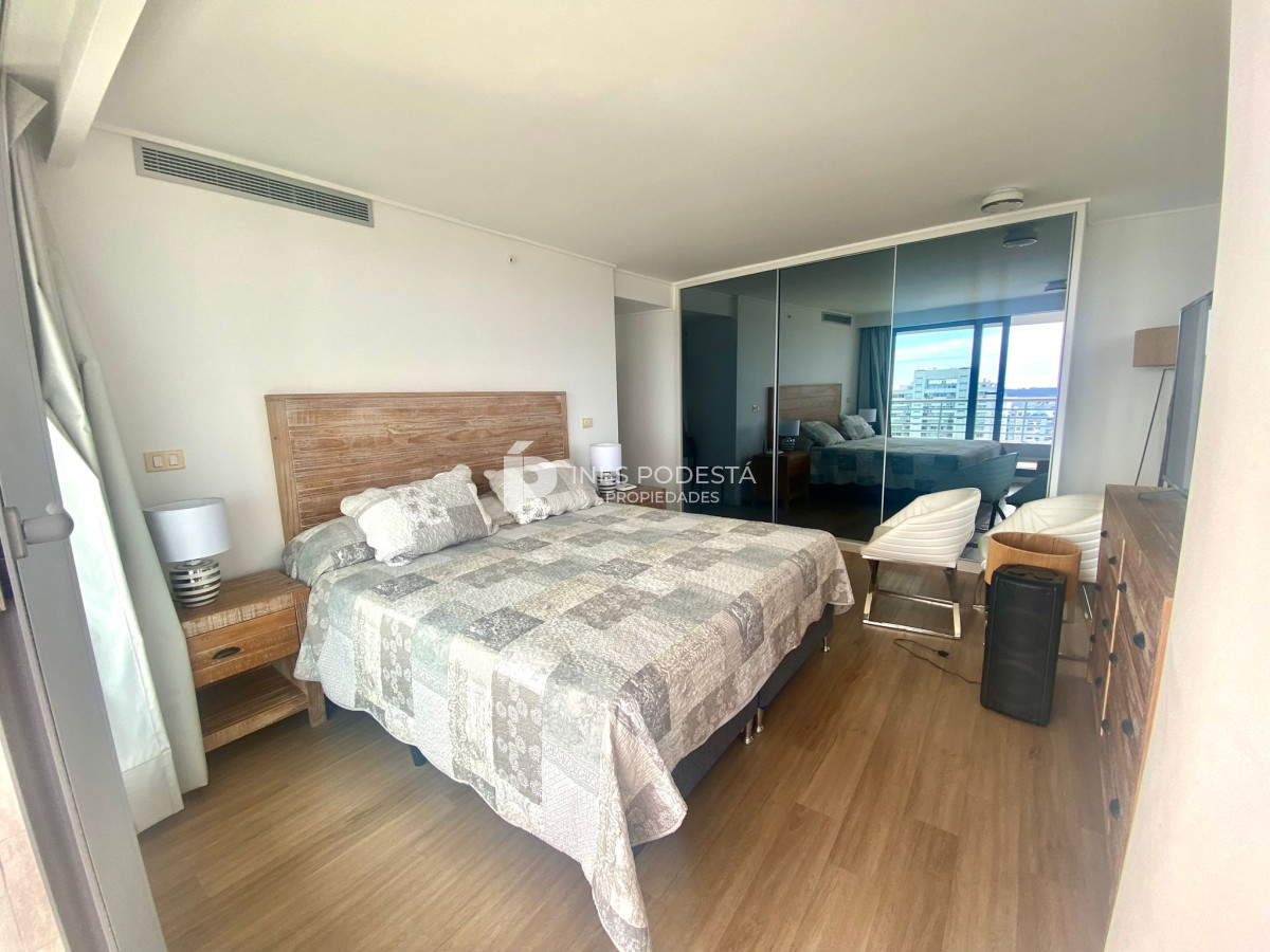 Apartamento ID.40242 - Apartamento Pent-house en Venta Punta del Este 