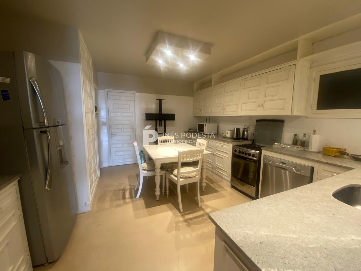 Apartamento ID.41230 - Alquiler departamento 4 dormitorios y 3 baños