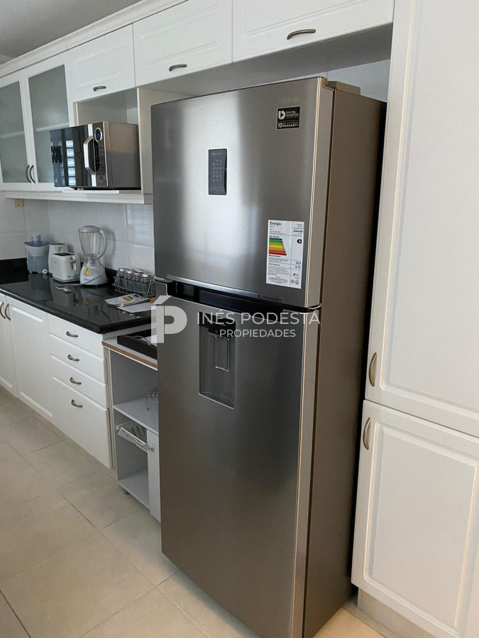 Apartamento ID.8885 - VENTA MANSA APARTAMENTO EN PUNTA DEL ESTE 