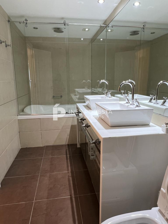 Apartamento ID.4982 - Apartamento en Venta , Brava, 3 Dormitorios.