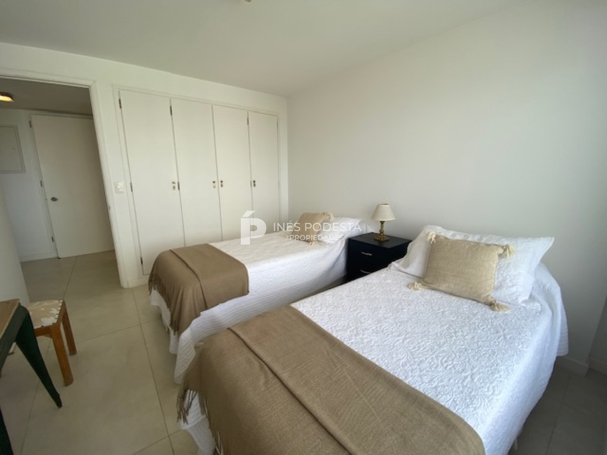 Apartamento ID.38552 - Tiburón en brava con 3 dormitorios y servicio Punta del Este