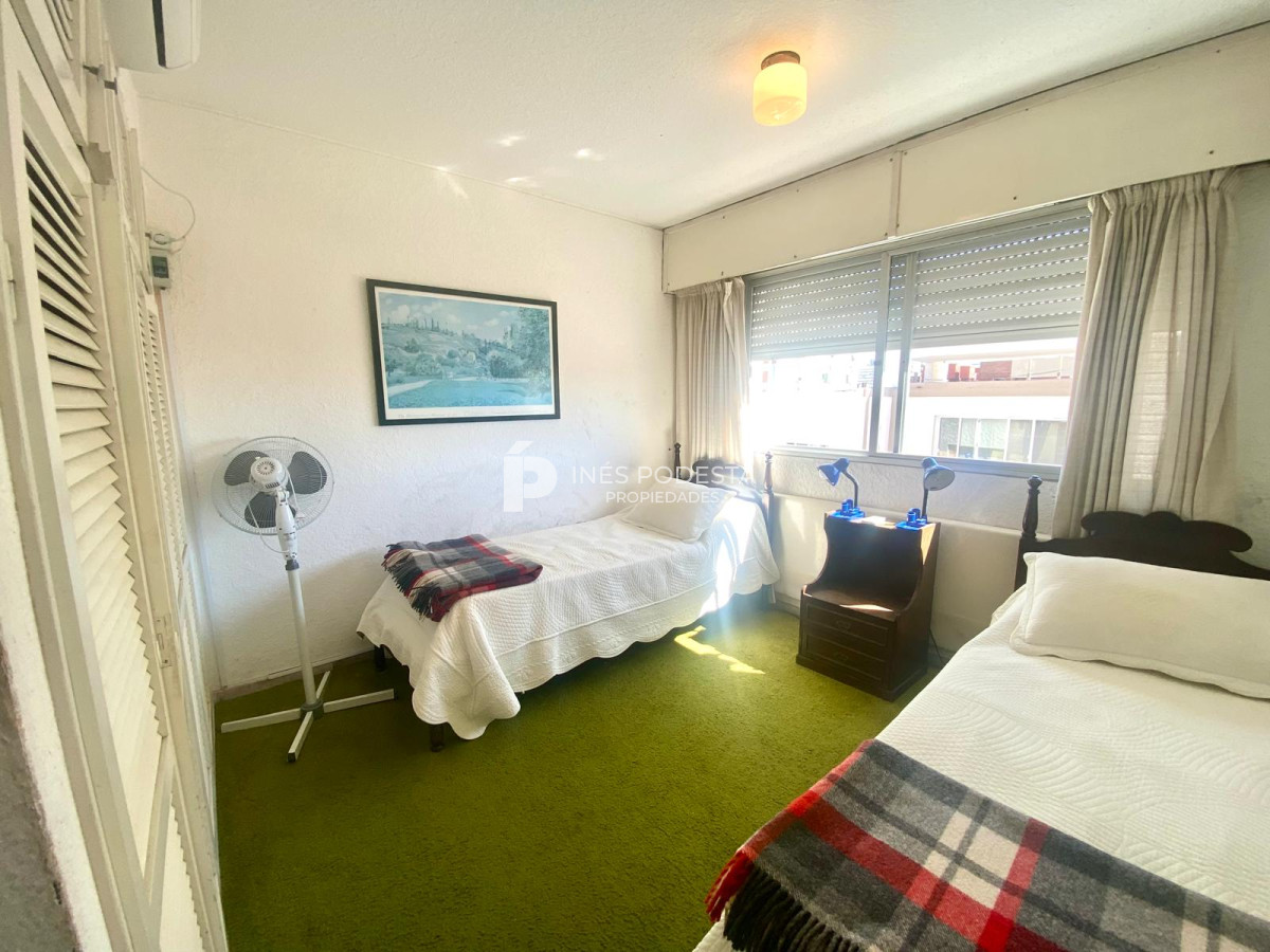 Apartamento ID.37 - Apartamento en Alquiler de 2 Dormitorios Punta del Este
