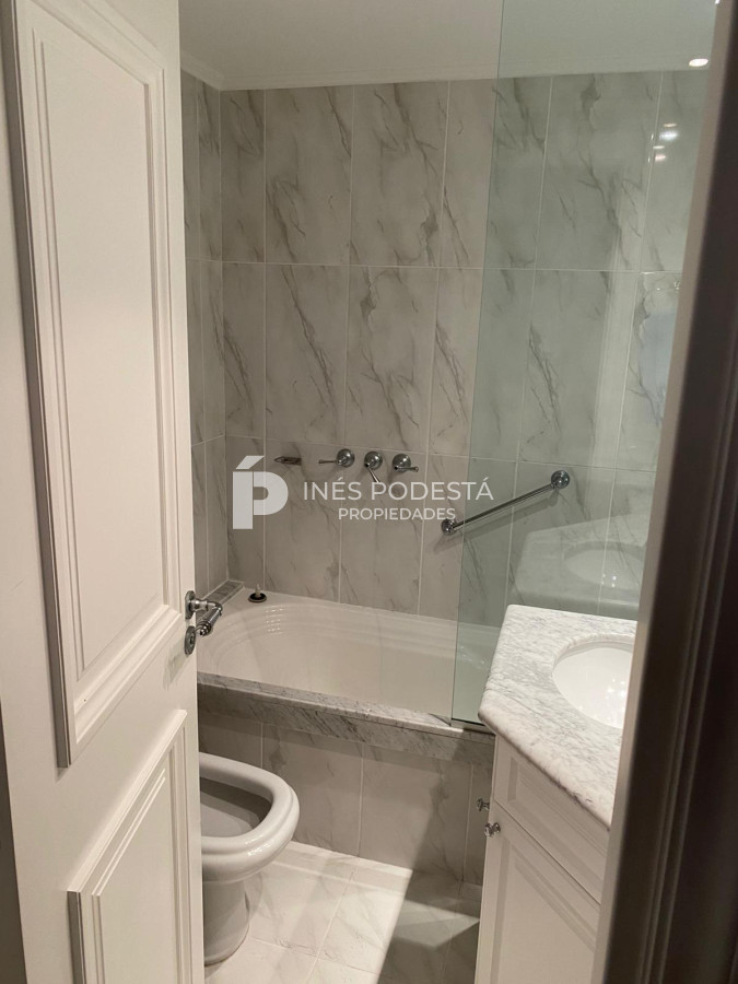 Apartamento ID.8885 - VENTA MANSA APARTAMENTO EN PUNTA DEL ESTE 