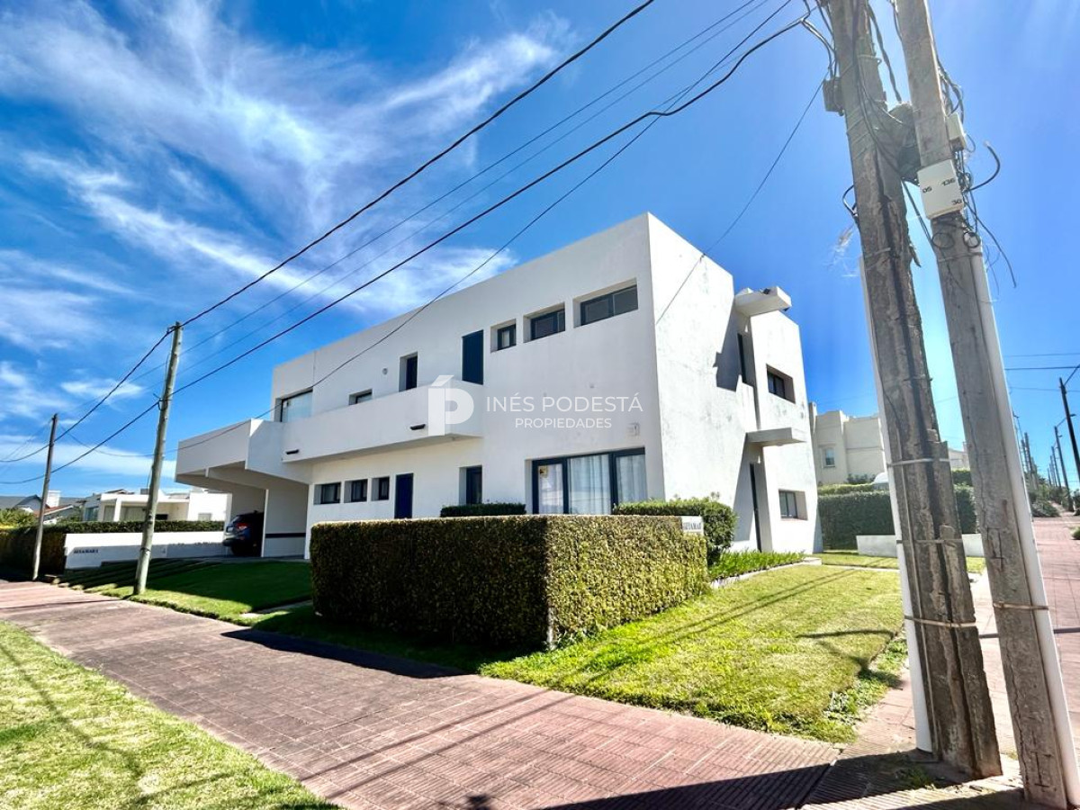 Apartamento ID.40163 - Alquiler en Faro con 3 dormitorios y dependencia de servicio 