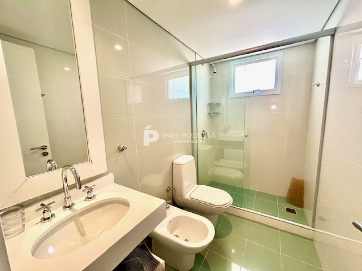 Apartamento ID.7998 - Alquiler Apartamento en  Mansa, Punta del Este, 2 Dormitorios.