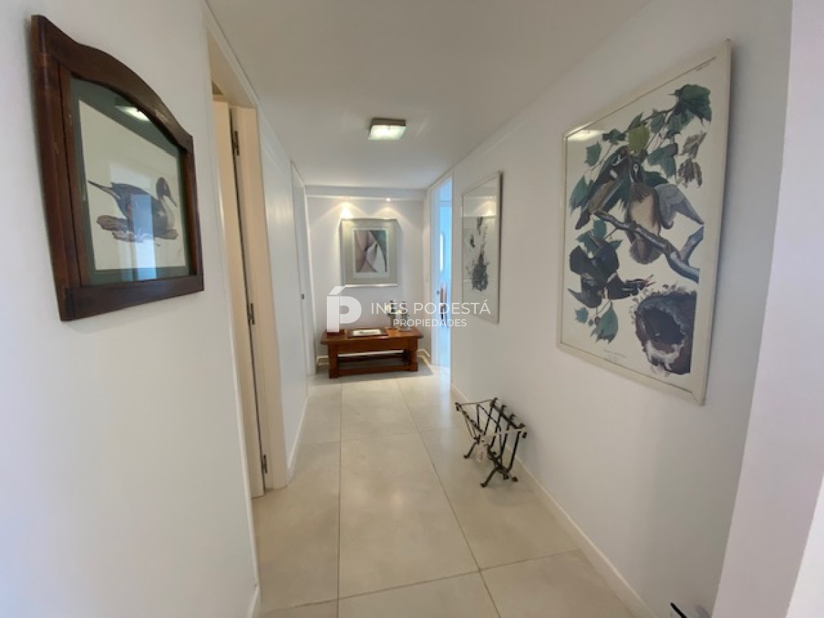 Apartamento ID.38552 - Tiburón en brava con 3 dormitorios y servicio Punta del Este