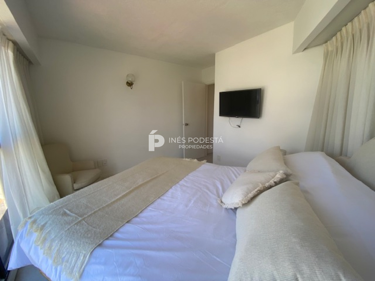 Apartamento ID.2120 - Brava, Punta del Este, 3 suites y dependencia de servicio