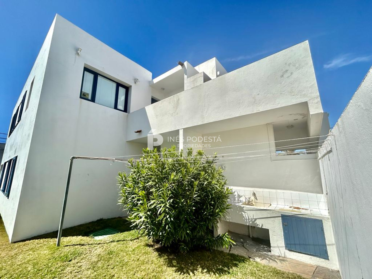 Apartamento ID.40163 - Alquiler en Faro con 3 dormitorios y dependencia de servicio 