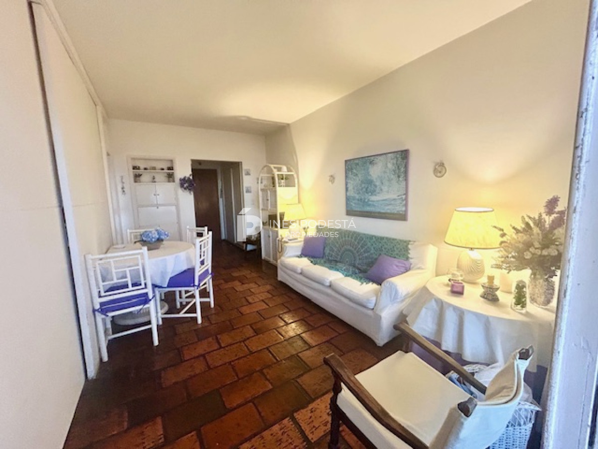 Apartamento ID.8139 - Alquiler Mansa  frente al mar con 2 Dormitorios y 2 baños