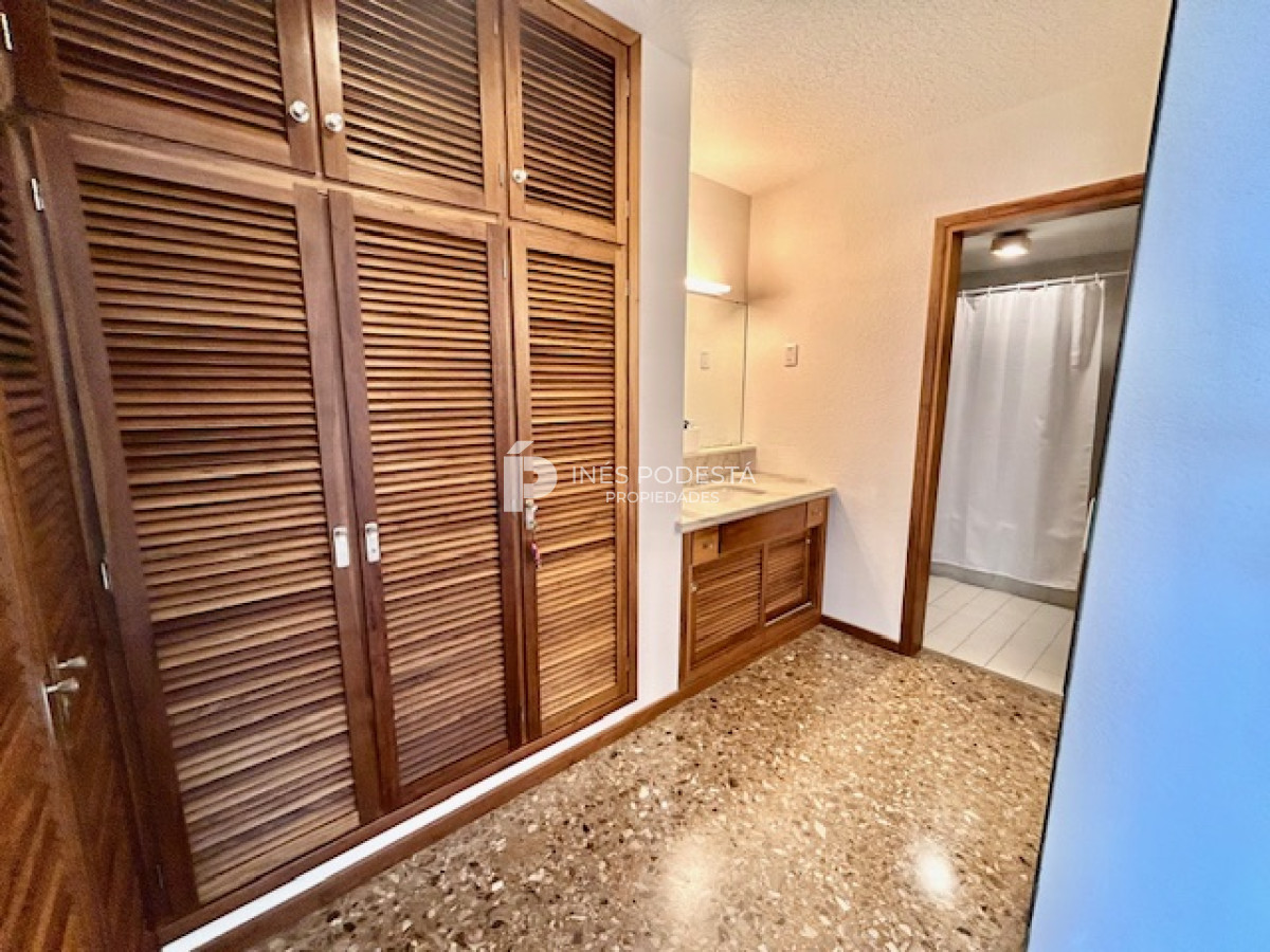 Apartamento ID.40283 - ALQUILER en mansa 3 dormitorios y 2 baños vista al mar