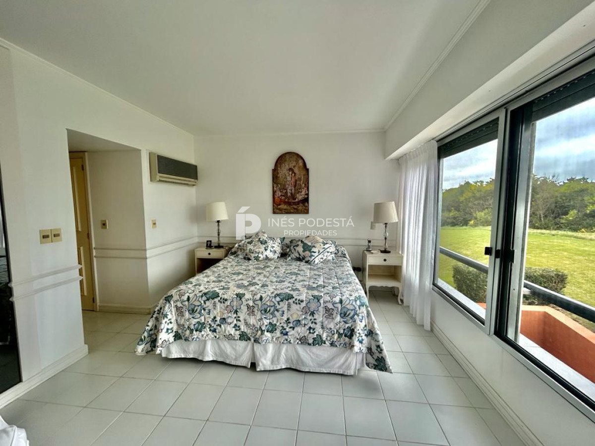 Apartamento ID.8564 - Alquiler en Brava con 4 suites! Frente al mar 