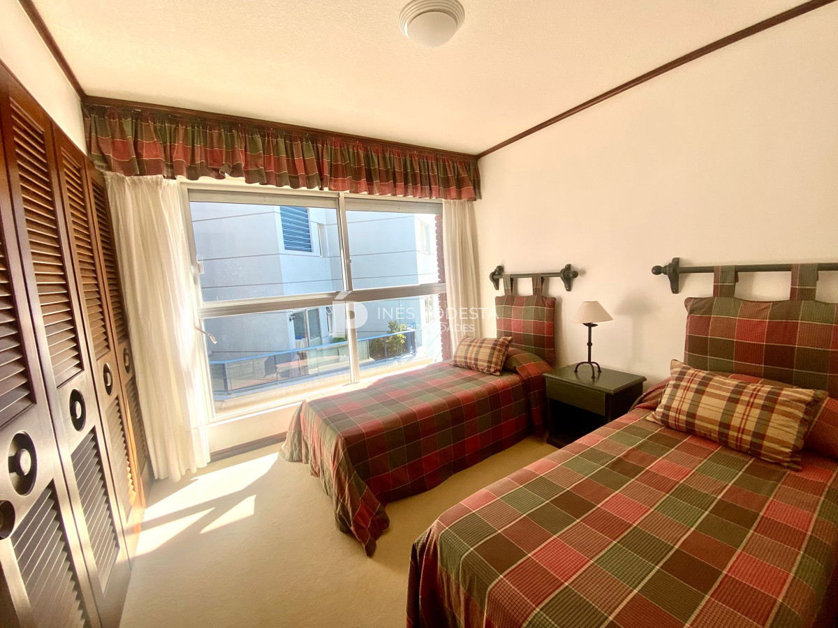 Apartamento ID.8201 - Venta y alquiler departamento de  3 Dormitorios y dependencia de servicio