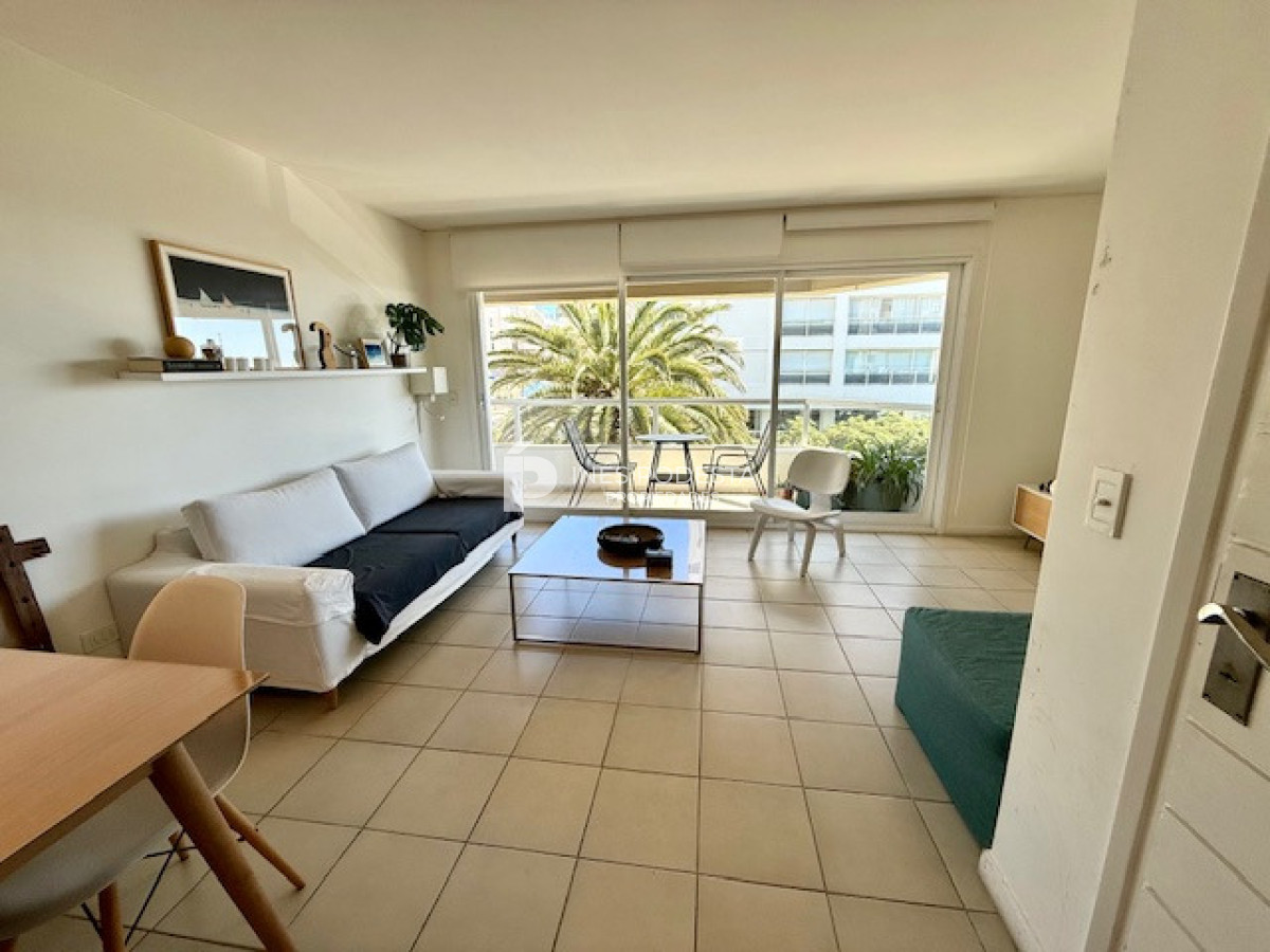 Apartamento ID.8177 - Alquiler departamento con 2 dormitorios y 2 baños