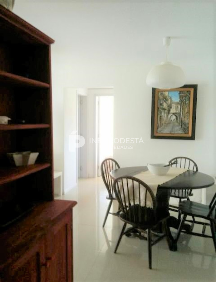 Apartamento ID.6890 - Apartamento en Alquiler, 2 Dormitorios.
