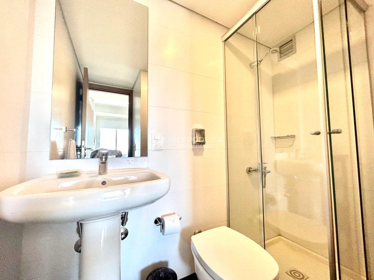 Apartamento ID.40252 - Alquiler brava 2 suites más dependencia de servicio y gran vista