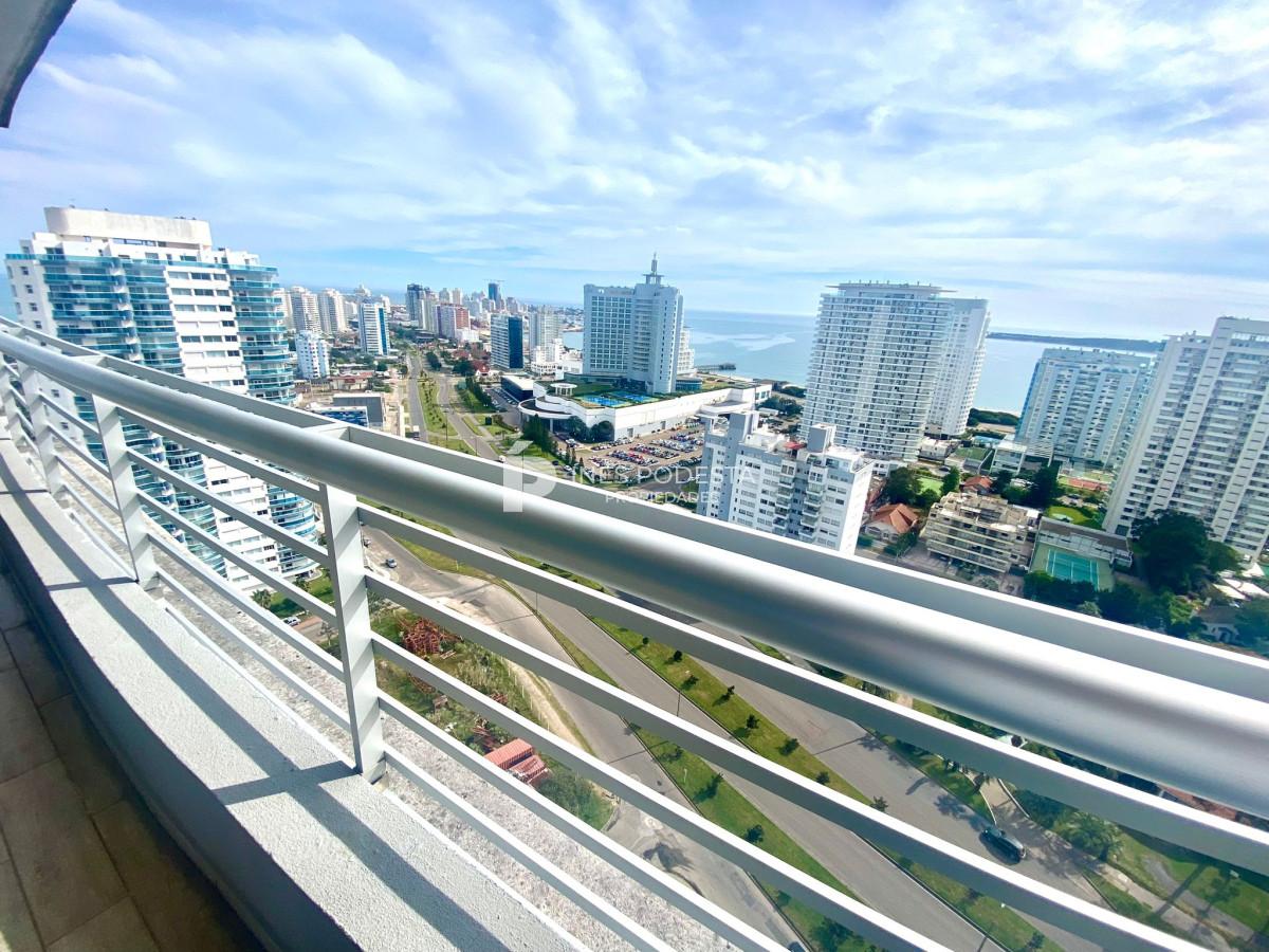 Apartamento ID.40242 - Apartamento Pent-house en Venta Punta del Este 
