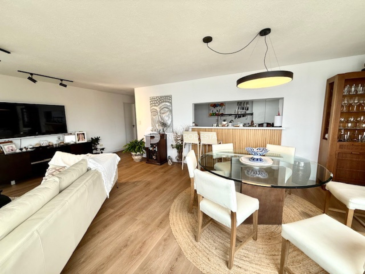 Apartamento ID.8896 - Venta y alquiler en Brava departamento de 4 dormitorios, 3 baños y toilette