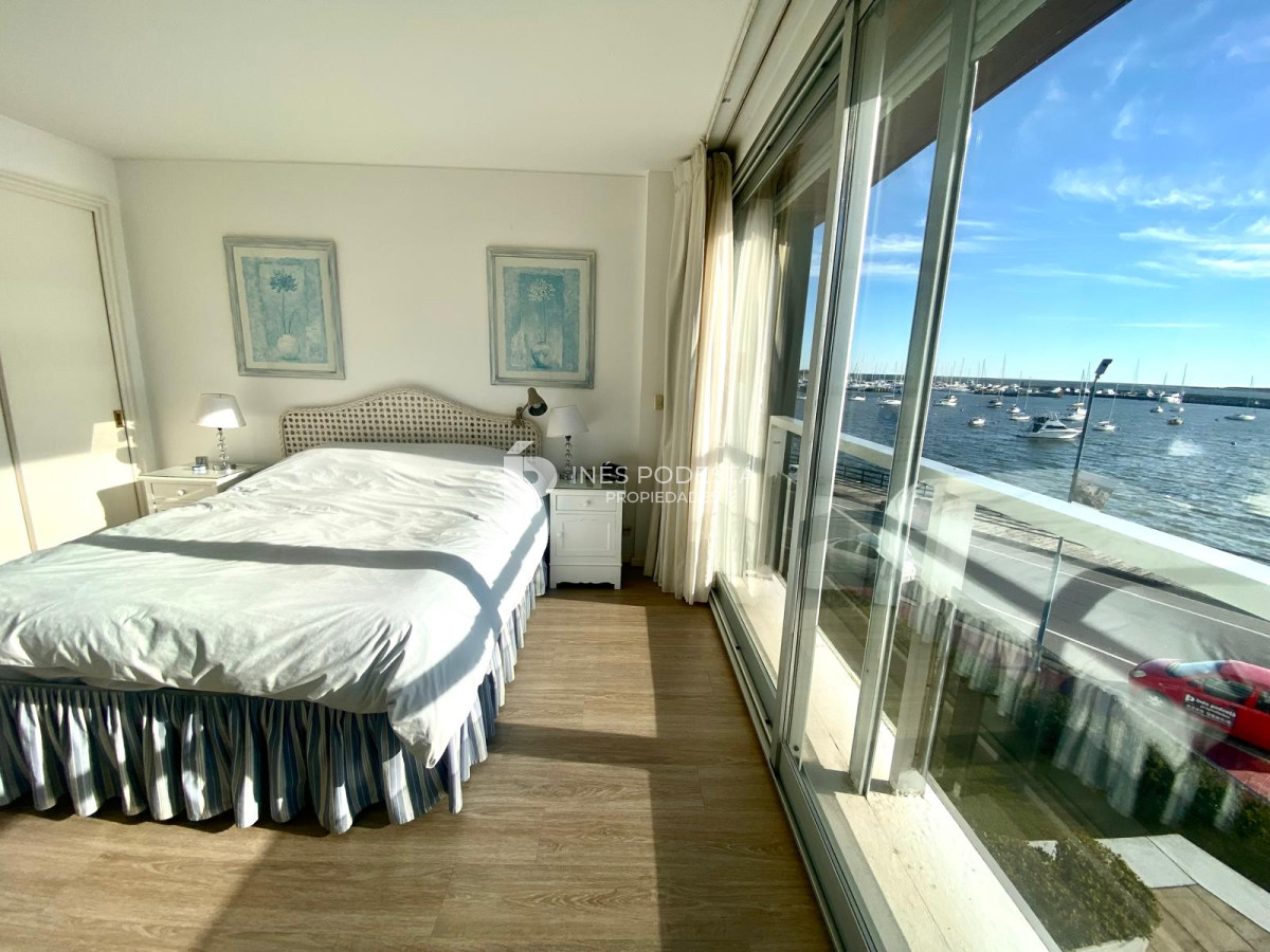 Apartamento ID.4935 - Apartamento en Venta 4 dormitorios zona Puerto