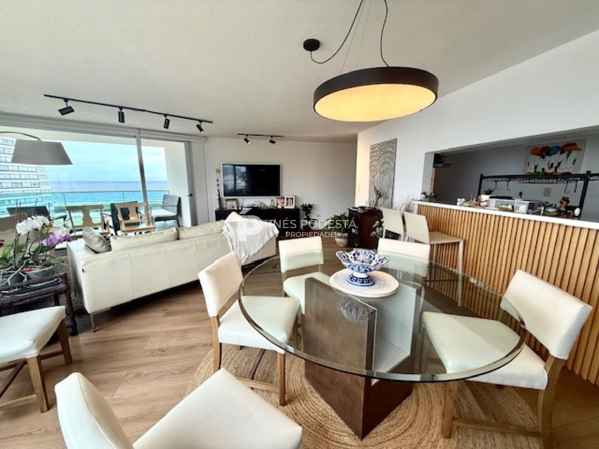 Apartamento ID.8896 - Venta y alquiler en Brava departamento de 4 dormitorios, 3 baños y toilette