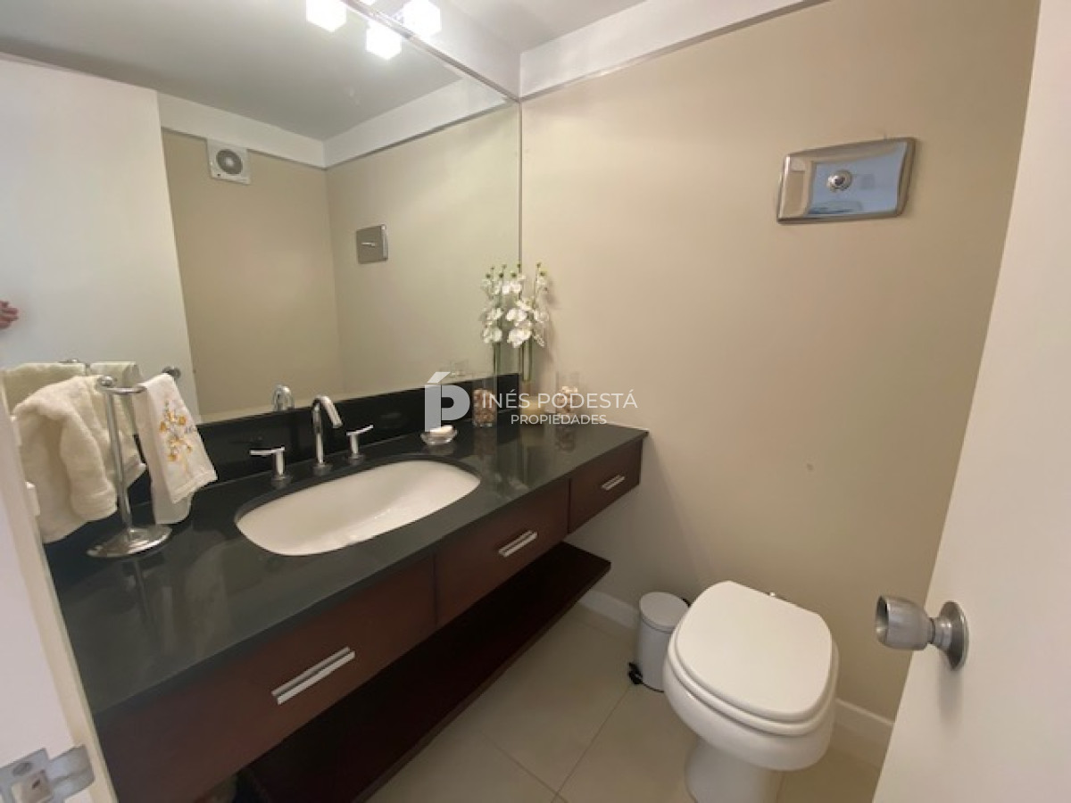 Apartamento ID.38552 - Tiburón en brava con 3 dormitorios y servicio Punta del Este