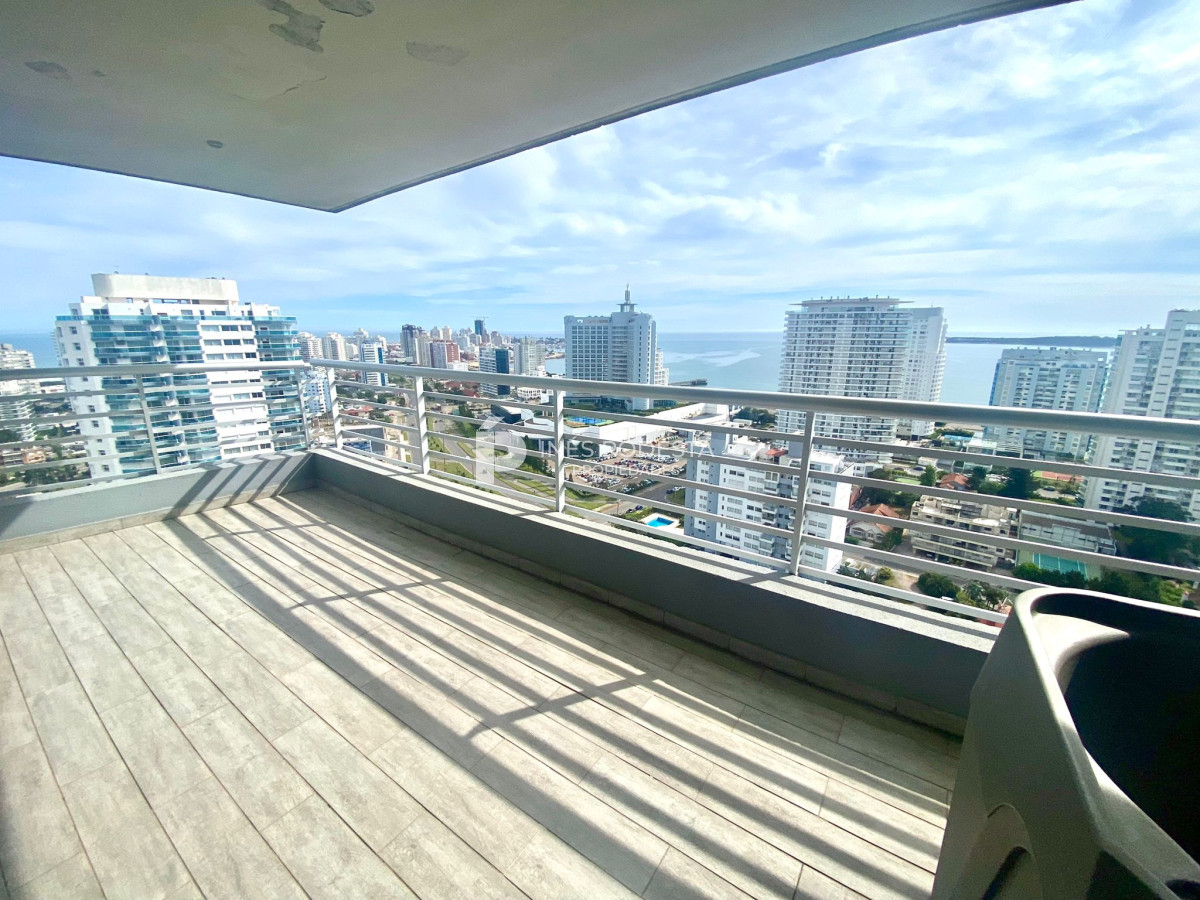 Apartamento ID.40242 - Apartamento Pent-house en Venta Punta del Este 