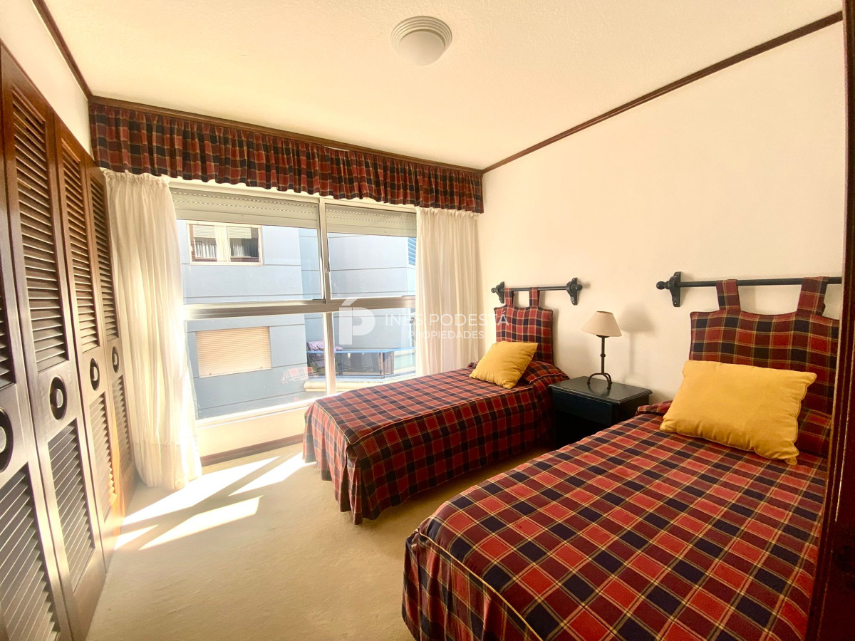 Apartamento ID.8201 - Venta y alquiler departamento de  3 Dormitorios y dependencia de servicio