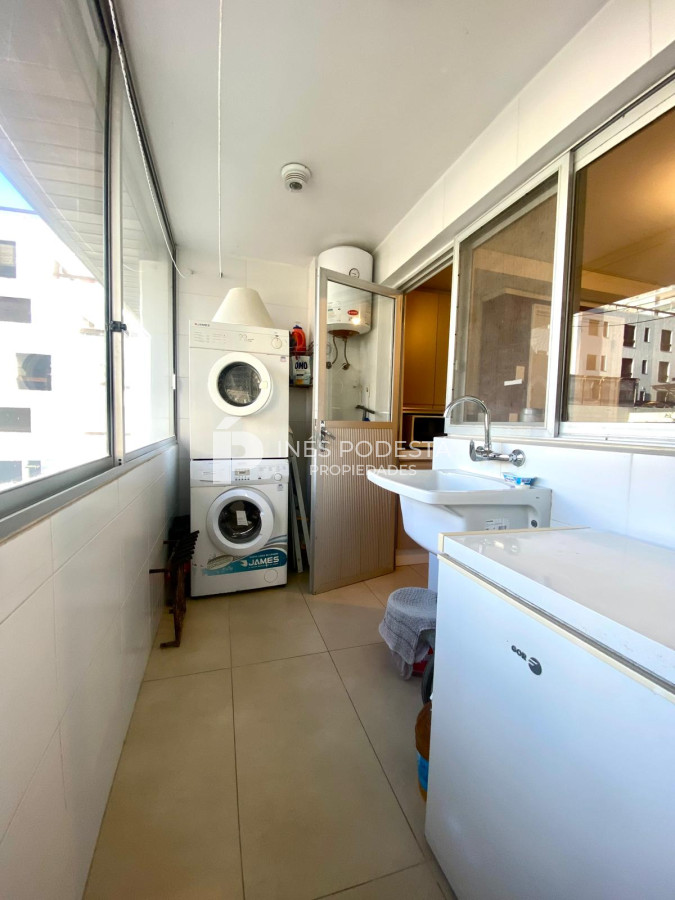 Apartamento ID.4935 - Apartamento en Venta 4 dormitorios zona Puerto