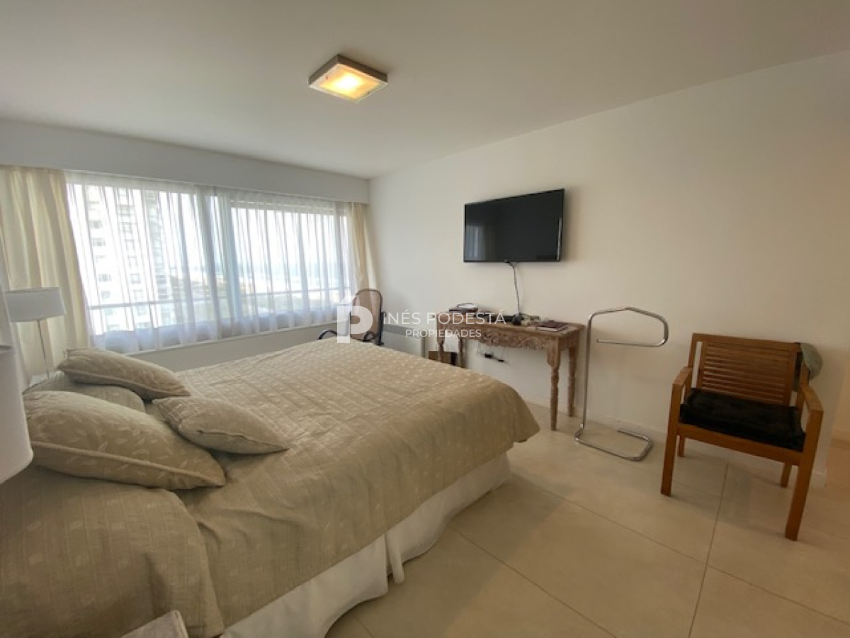Apartamento ID.38552 - Tiburón en brava con 3 dormitorios y servicio Punta del Este