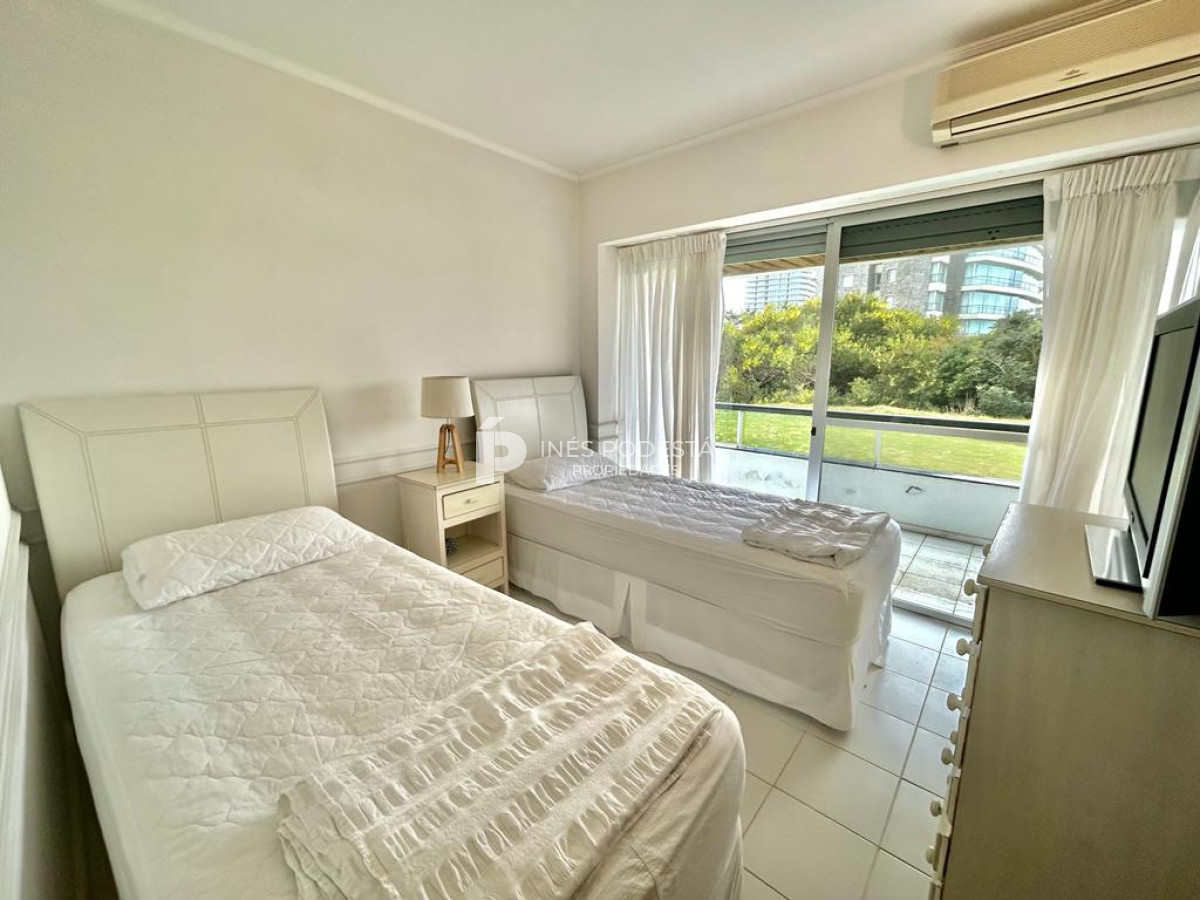 Apartamento ID.8564 - Alquiler en Brava con 4 suites! Frente al mar 
