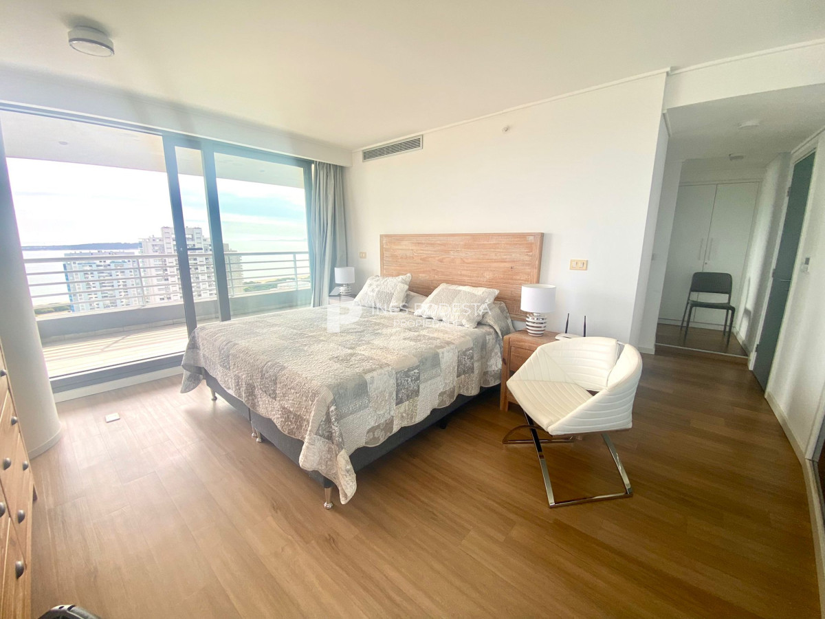Apartamento ID.40242 - Apartamento Pent-house en Venta Punta del Este 