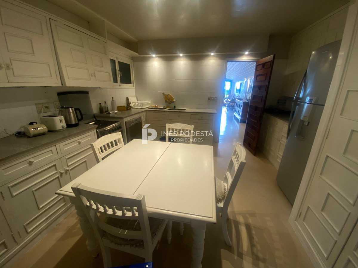 Apartamento ID.41230 - Alquiler departamento 4 dormitorios y 3 baños