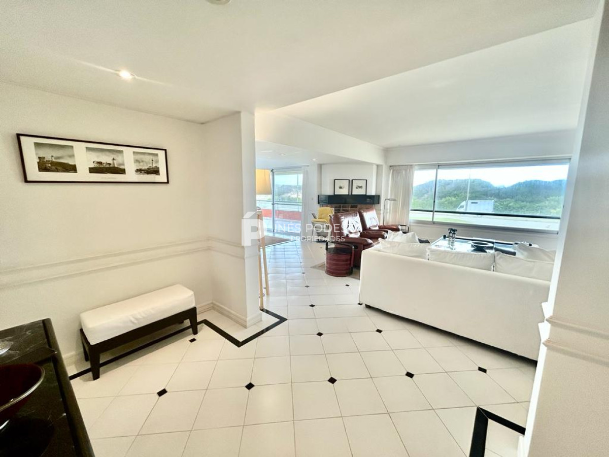 Apartamento ID.8564 - Alquiler en Brava con 4 suites! Frente al mar 